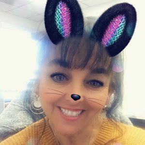 Meet your Posher, Debbie